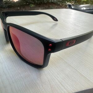 POLARIZED Oakleys HOLBROOK black with red frames BRAND NEW with case
